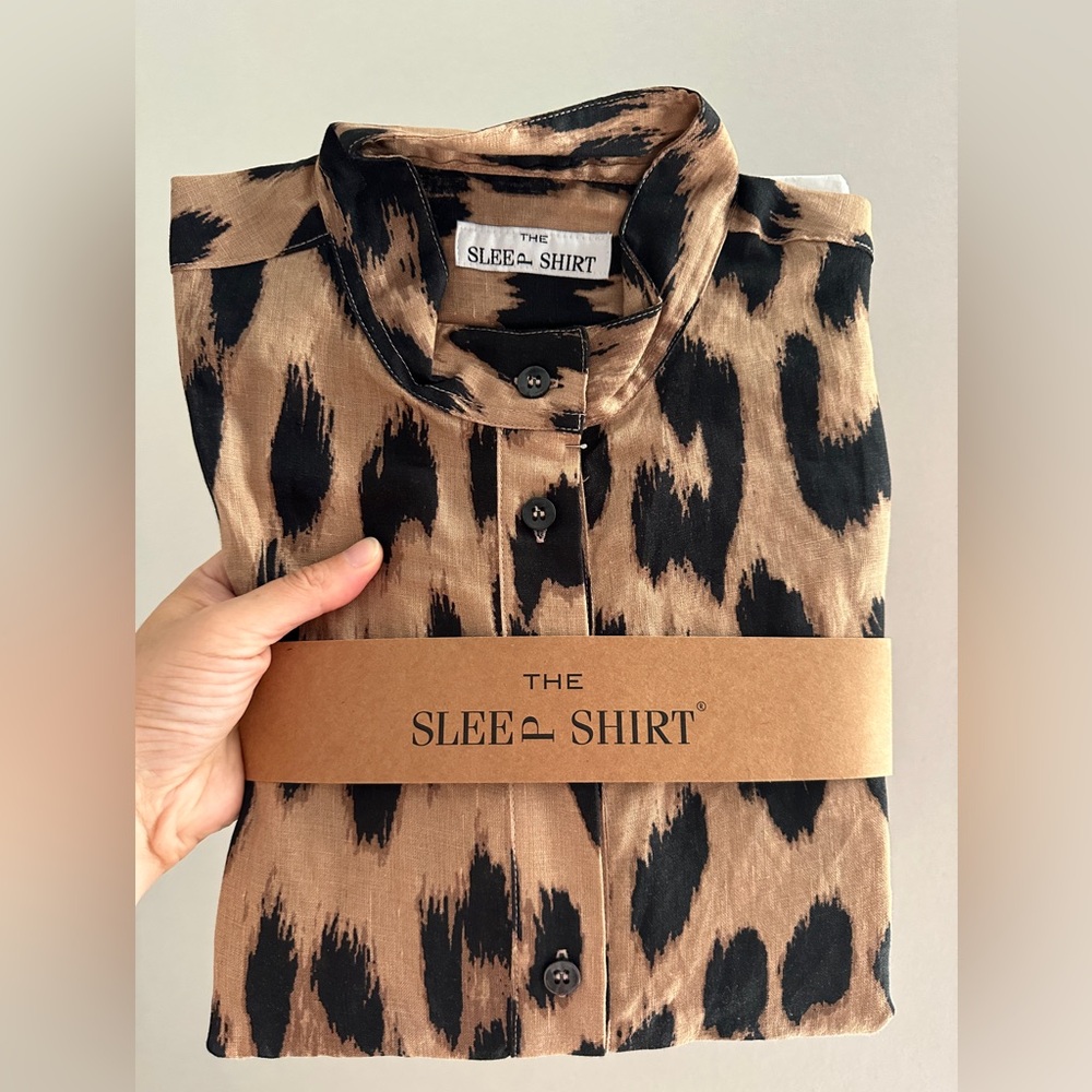 THE SLEEP SHIRT Leopard Print Linen